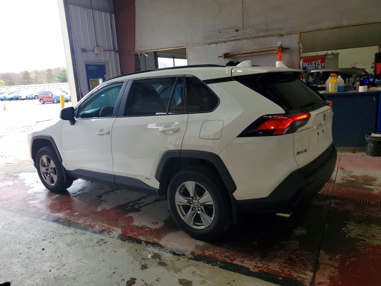 2025 Toyota Rav4 Hybrid Xle - zdjęcie 2