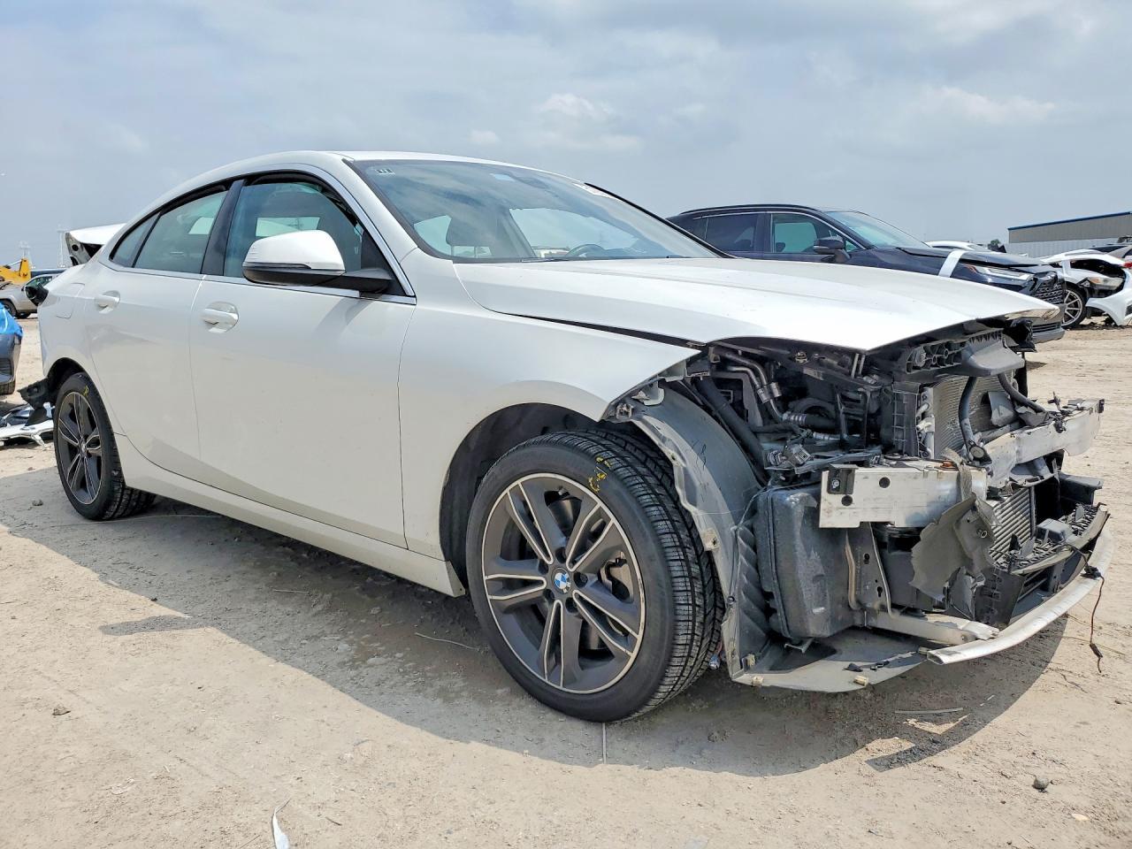 2022 BMW 228Xi - zdjęcie 4