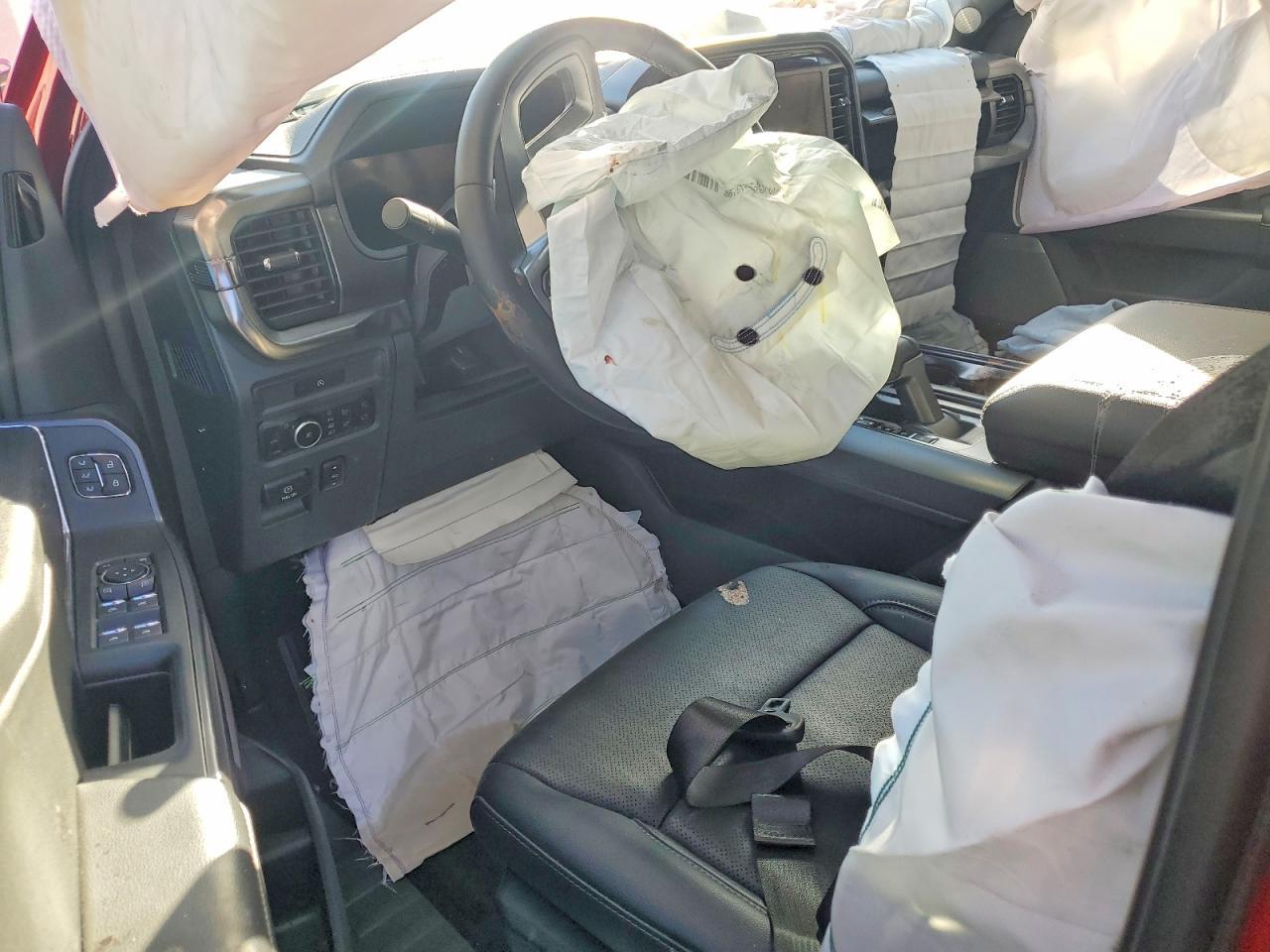 2025 Ford F150 Lariat - zdjęcie 8