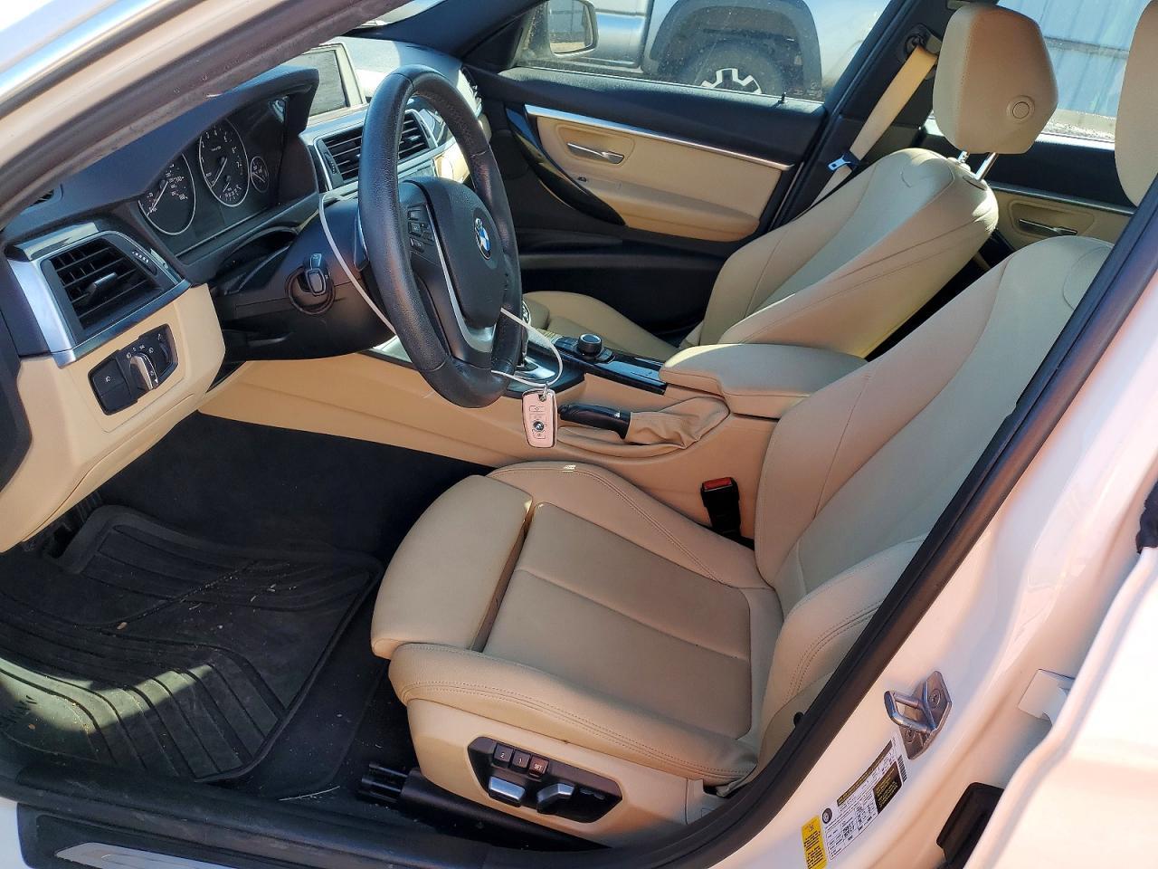 2017 BMW 330 I - zdjęcie 7