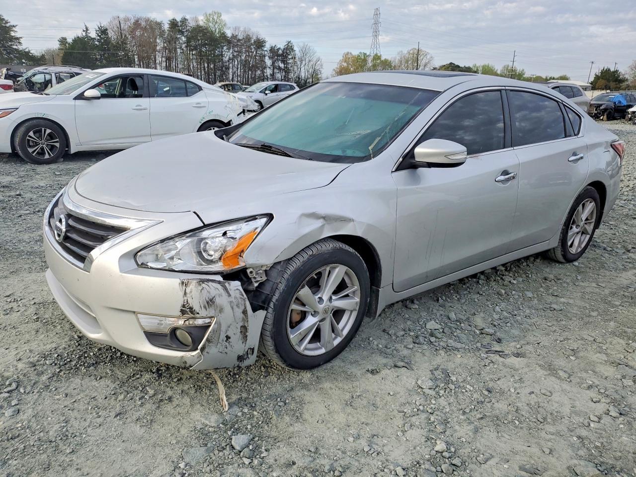 2014 Nissan Altima 2.5 - zdjęcie główne