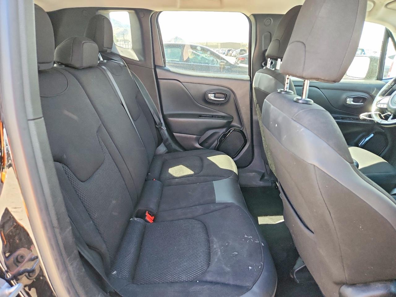 2018 Jeep Renegade Latitude - zdjęcie 10
