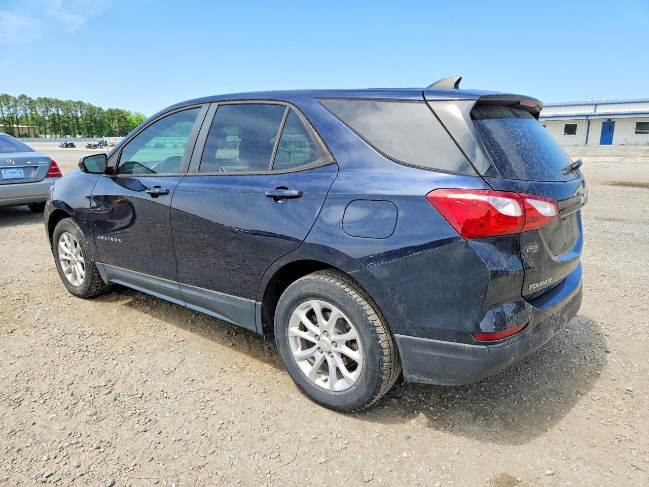 2020 Chevrolet Equinox Ls - zdjęcie 2