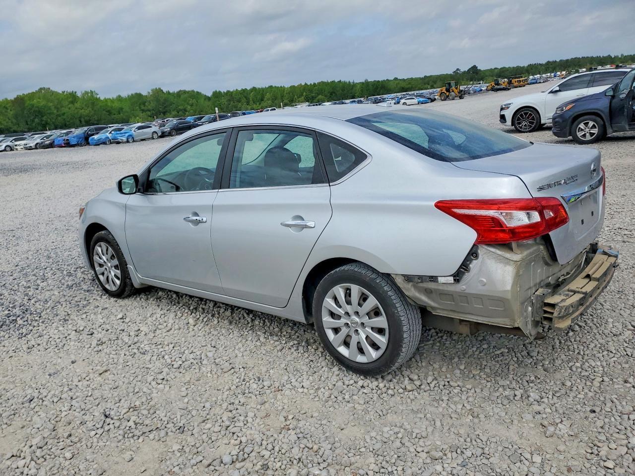 2017 Nissan Sentra Sv - zdjęcie 2
