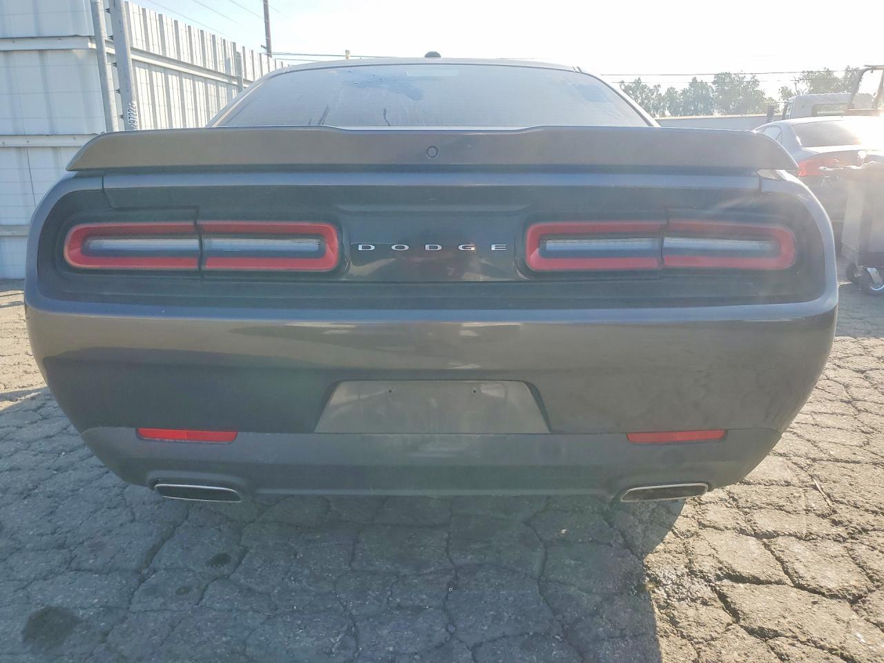2022 Dodge Challenger Sxt - zdjęcie 6