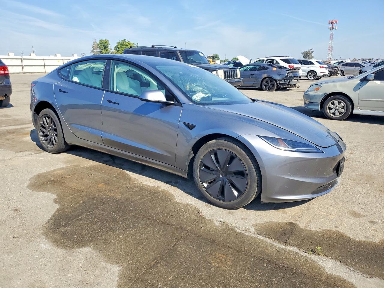 2026 Tesla Model 3 - zdjęcie 4