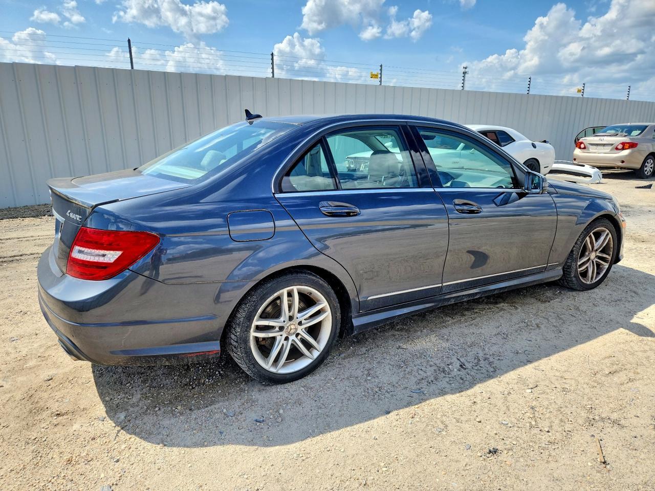 2013 Mercedes-Benz C 300 4Matic - zdjęcie 3