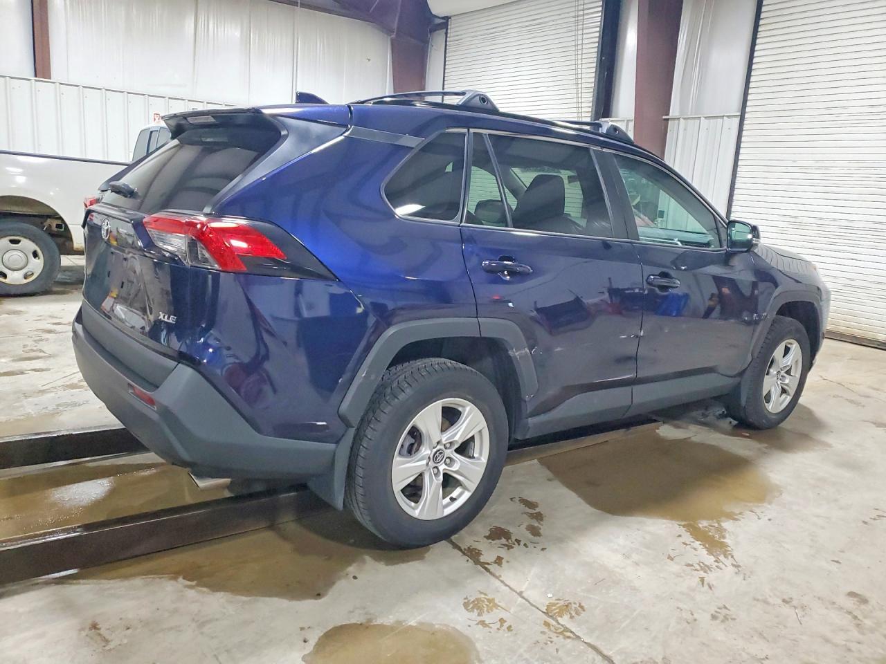 2020 Toyota Rav4 Xle - zdjęcie 3