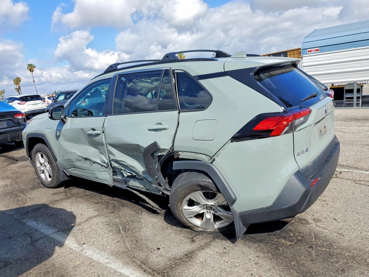 2021 Toyota Rav4 Hybrid Xle - zdjęcie 2