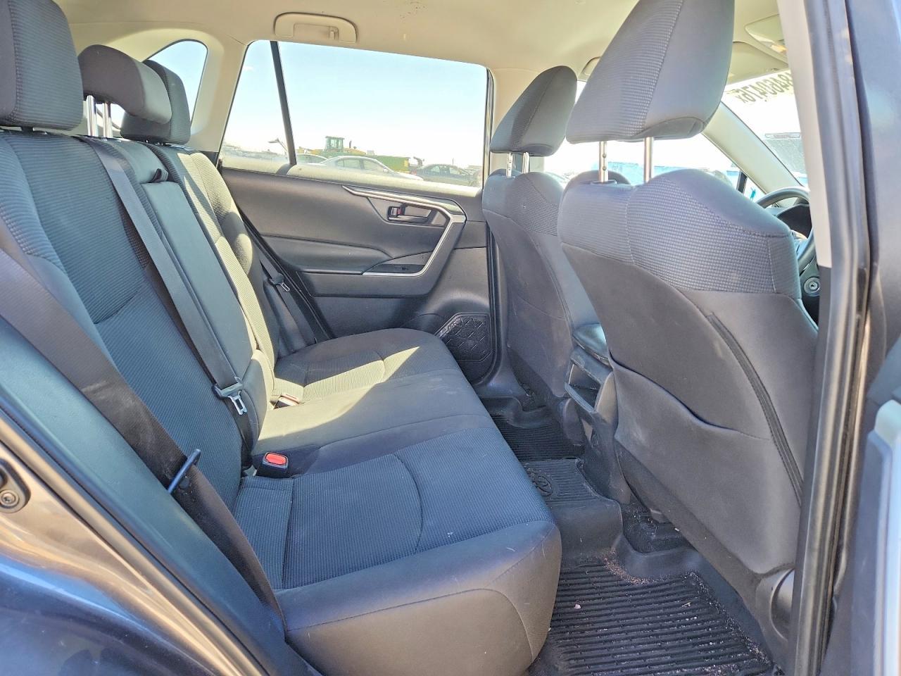 2020 Toyota Rav4 Le - zdjęcie 11