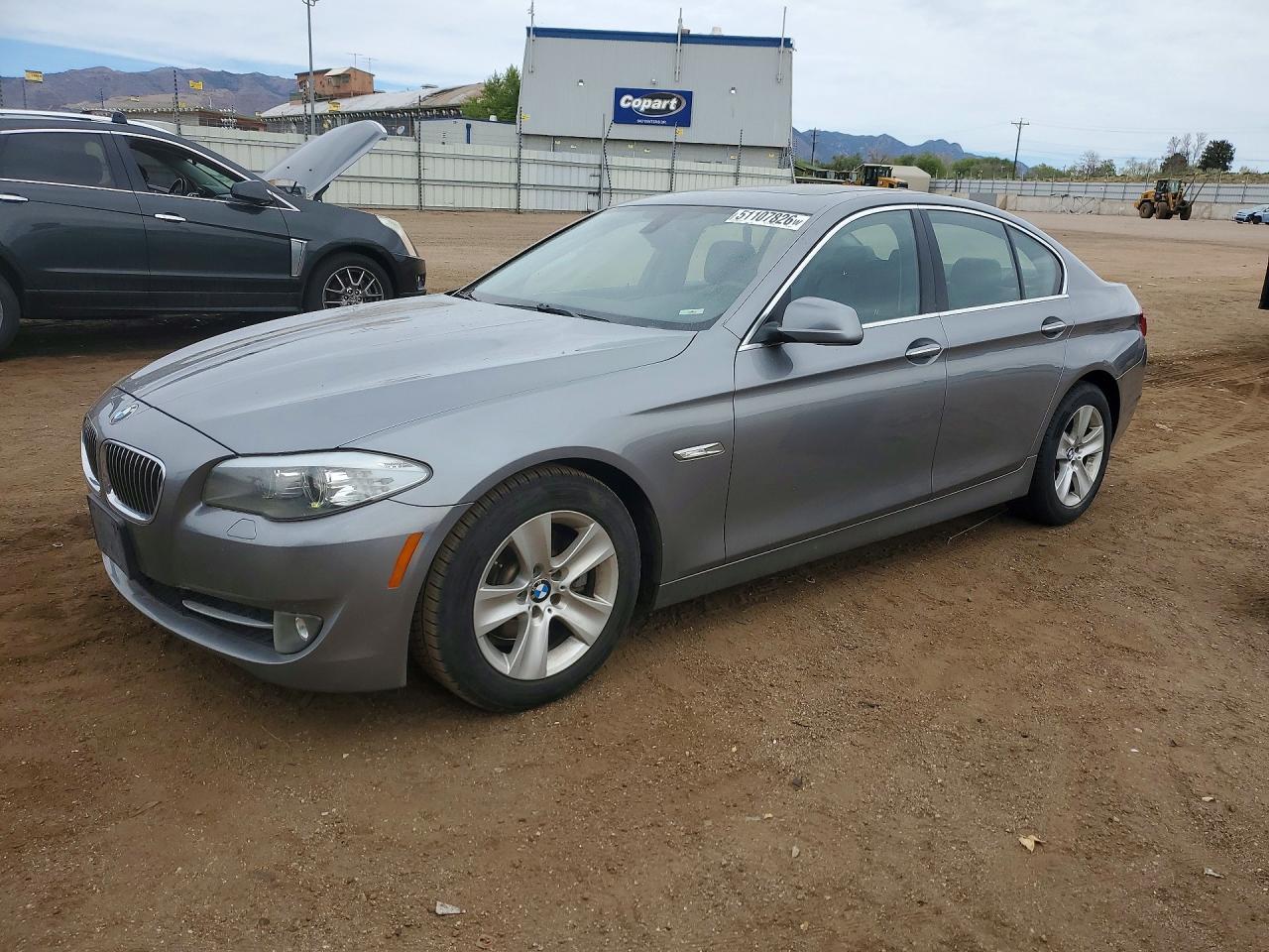 2013 BMW 528 Xi - zdjęcie główne