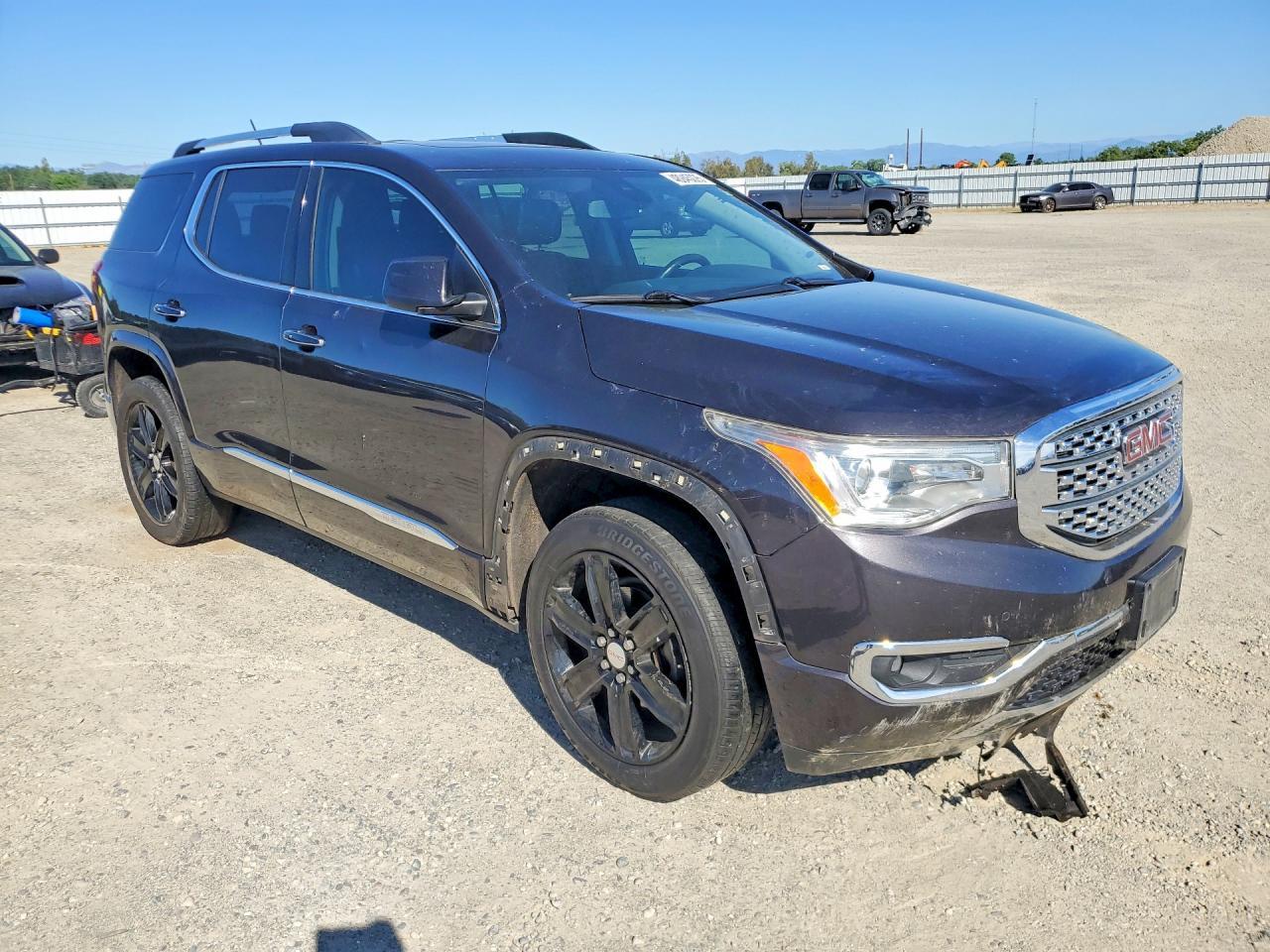 2017 GMC Acadia Denali - zdjęcie 4