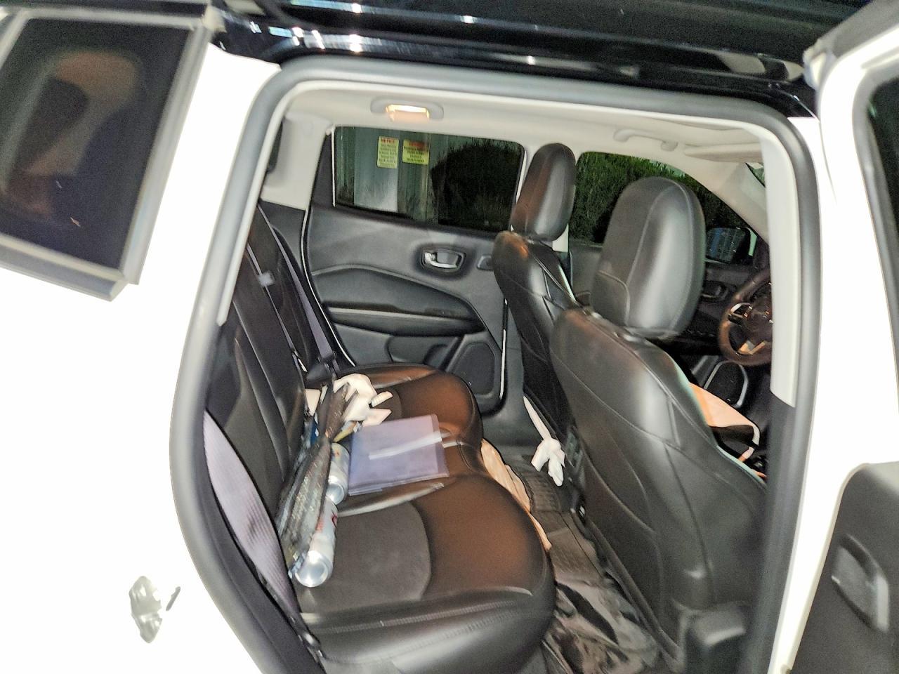 2021 Jeep Compass Latitude - zdjęcie 11