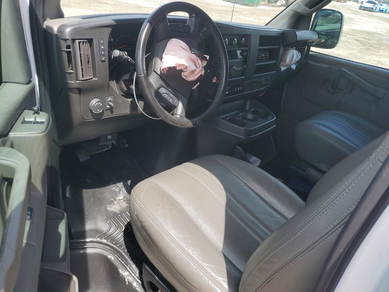 2023 Chevrolet Express G2500 - zdjęcie 8