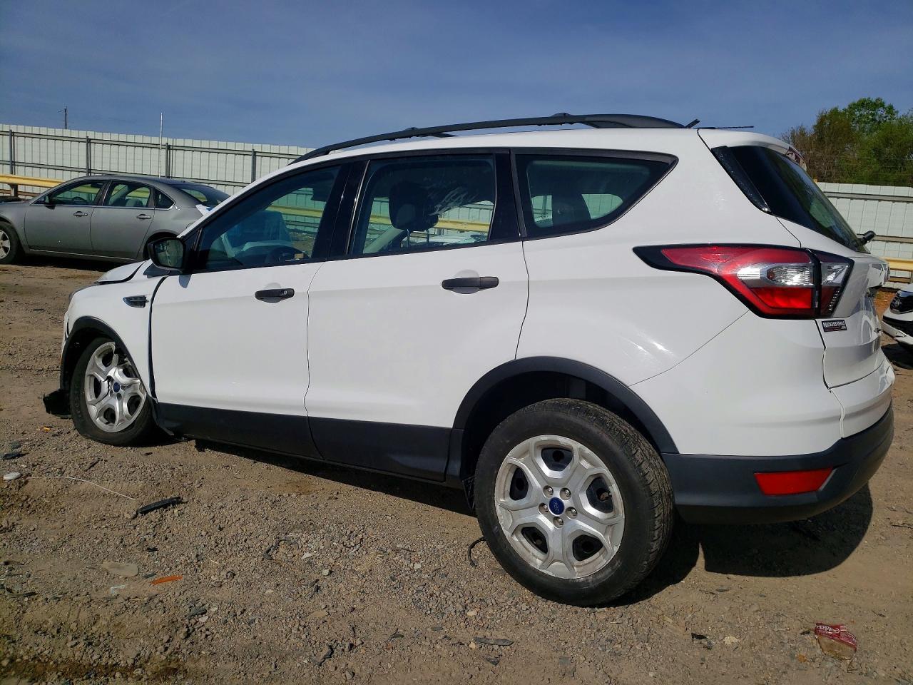 2017 Ford Escape S - zdjęcie 2
