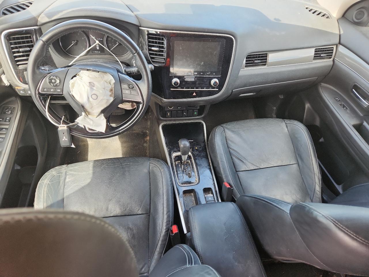 2020 Mitsubishi Outlander Se - zdjęcie 8