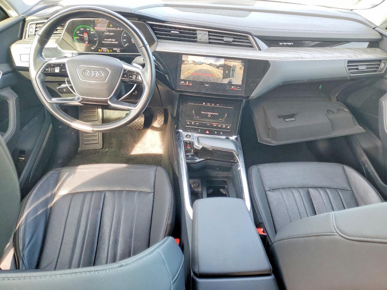 2022 Audi E-Tron Premium Plus - zdjęcie 8