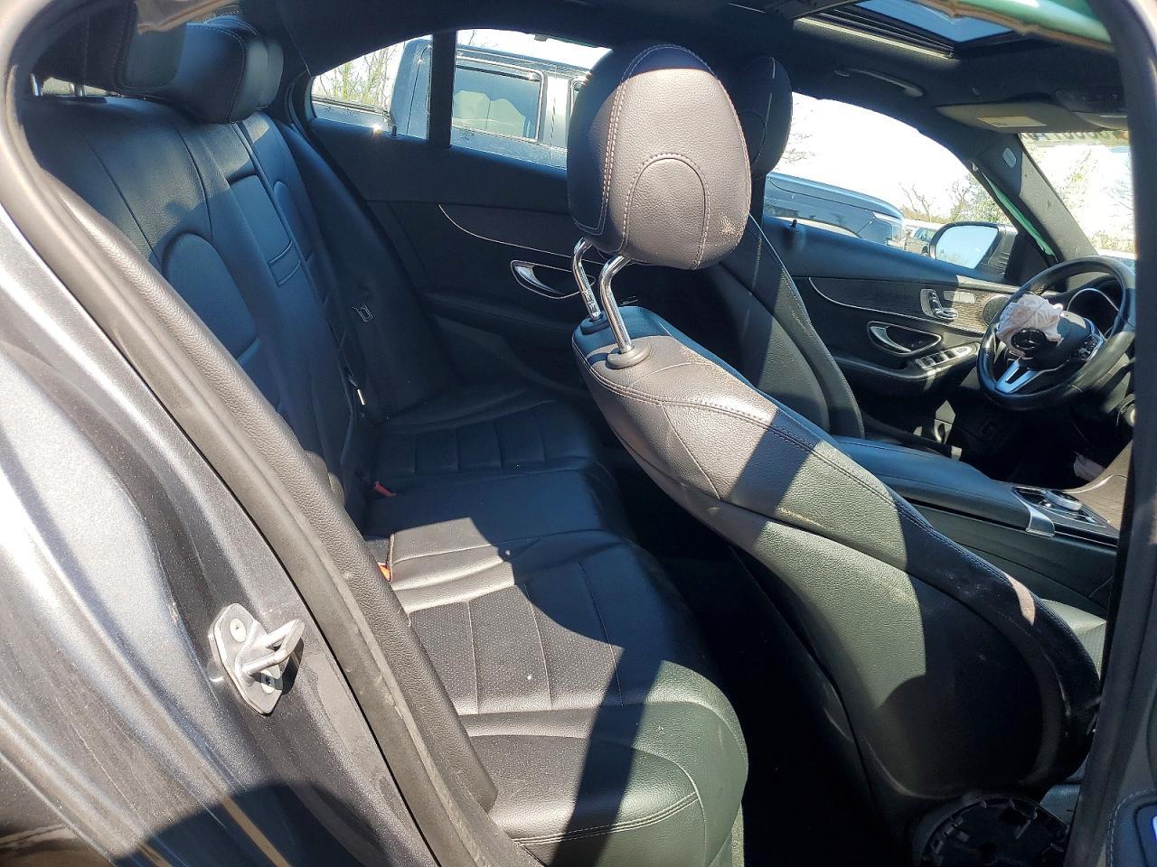 2019 Mercedes-Benz C 300 4Matic - zdjęcie 10