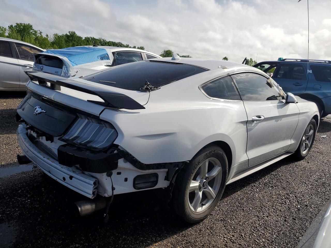 2020 Ford Mustang - zdjęcie 3