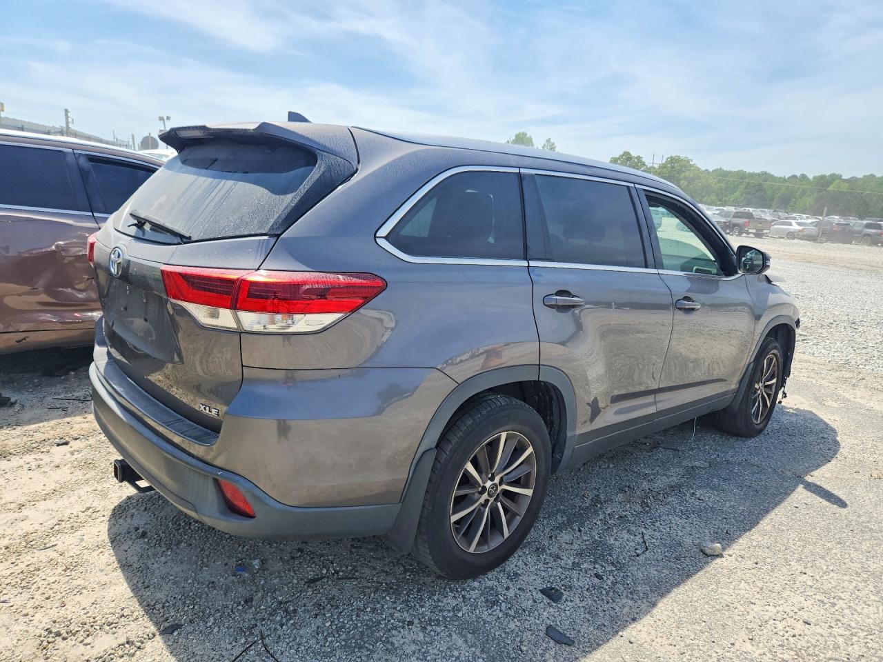 2018 Toyota Highlander Xle - zdjęcie 3