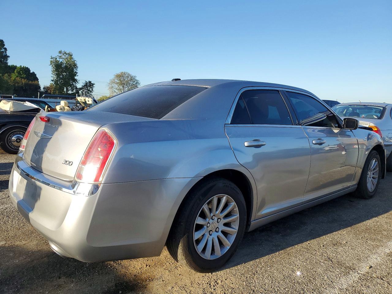 2014 Chrysler 300 - zdjęcie 5