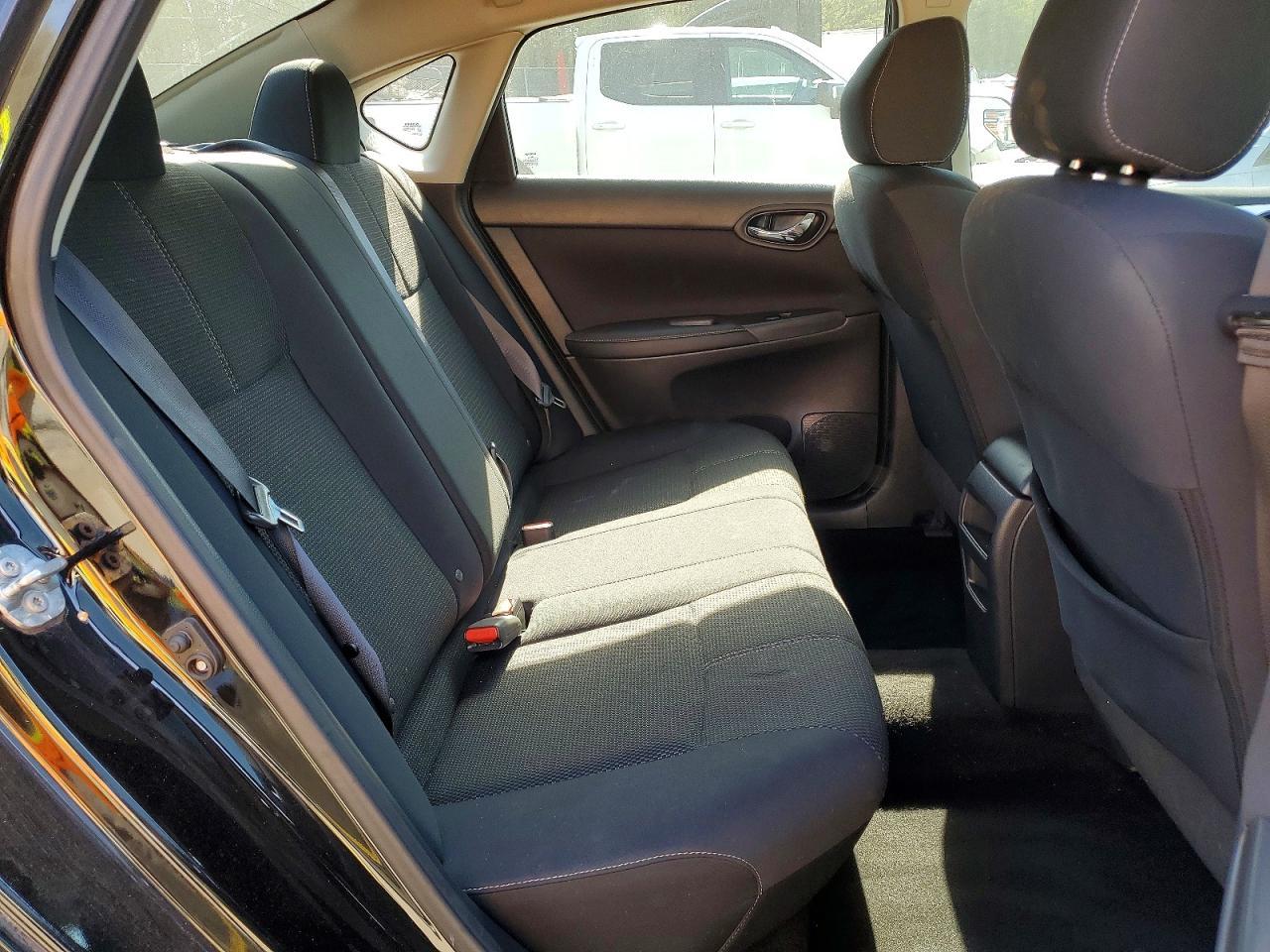 2017 Nissan Sentra S - zdjęcie 10