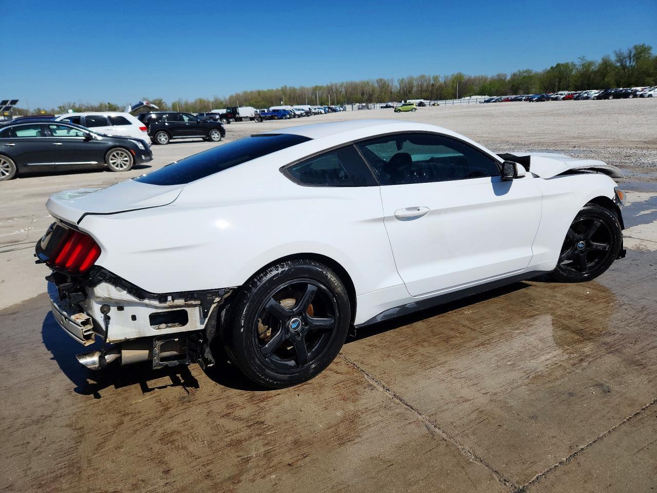 2016 Ford Mustang - zdjęcie 3