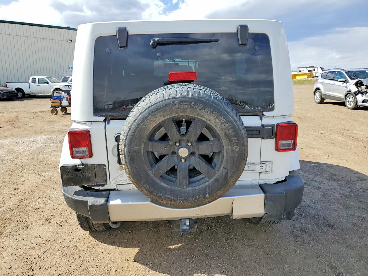 2013 Jeep Wrangler Unlimited Sahara - zdjęcie 6
