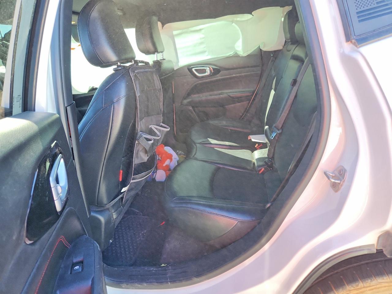 2023 Jeep Compass Trailhawk - zdjęcie 10