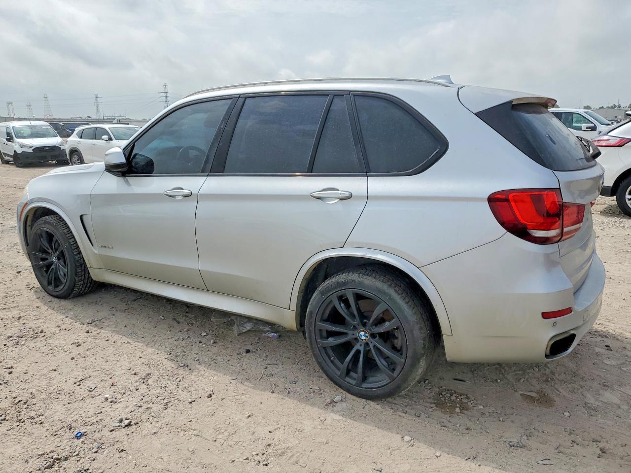 2017 BMW X5 xDrive50I - zdjęcie 2
