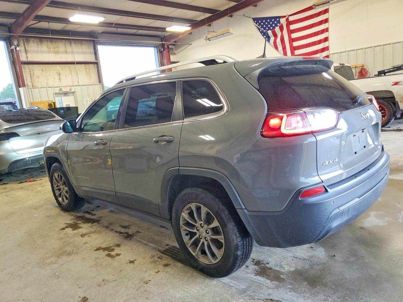 2020 Jeep Cherokee Latitude Plus - zdjęcie 2