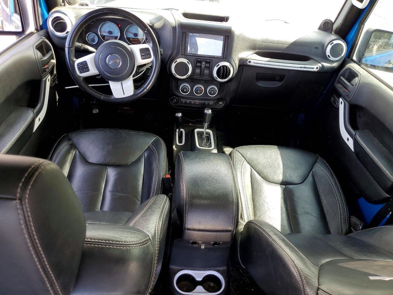 2014 Jeep Wrangler Sahara - zdjęcie 8