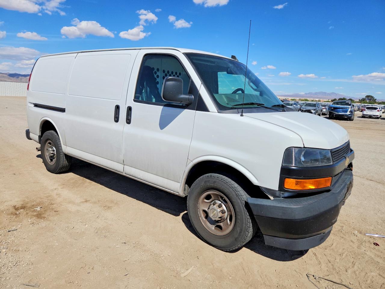 2020 Chevrolet Express G2500 - zdjęcie 4