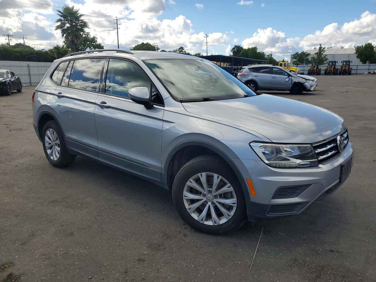 2020 Volkswagen Tiguan S - zdjęcie 4