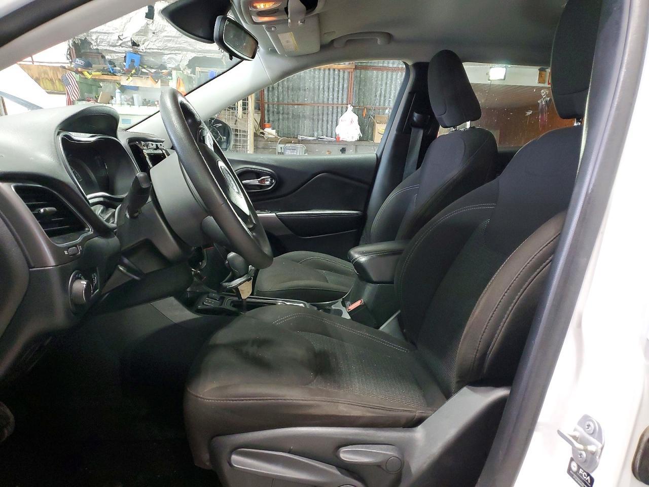 2021 Jeep Cherokee Latitude - zdjęcie 7