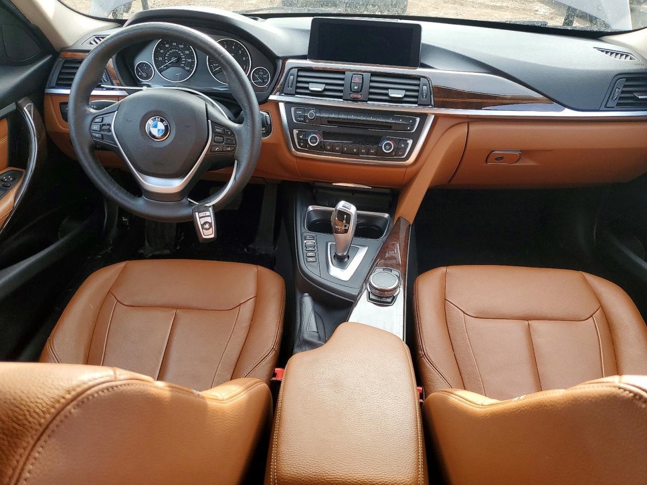 2015 BMW 335 Xi - zdjęcie 8