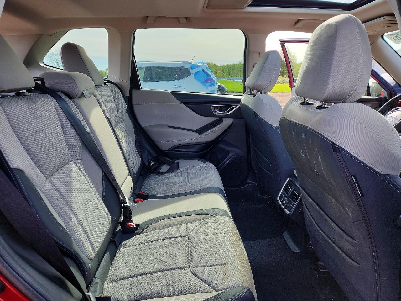 2023 Subaru Forester Premium - zdjęcie 11