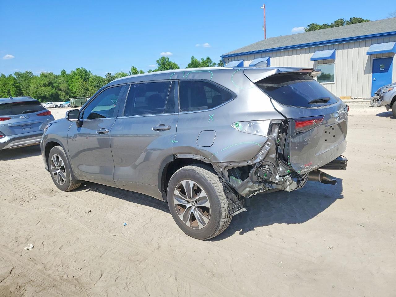 2025 Toyota Highlander Xle - zdjęcie 2
