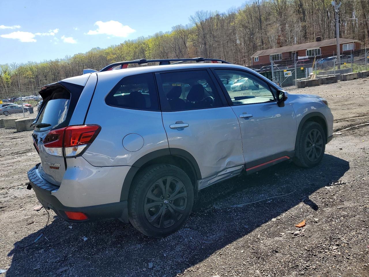 2021 Subaru Forester Sport - zdjęcie 3