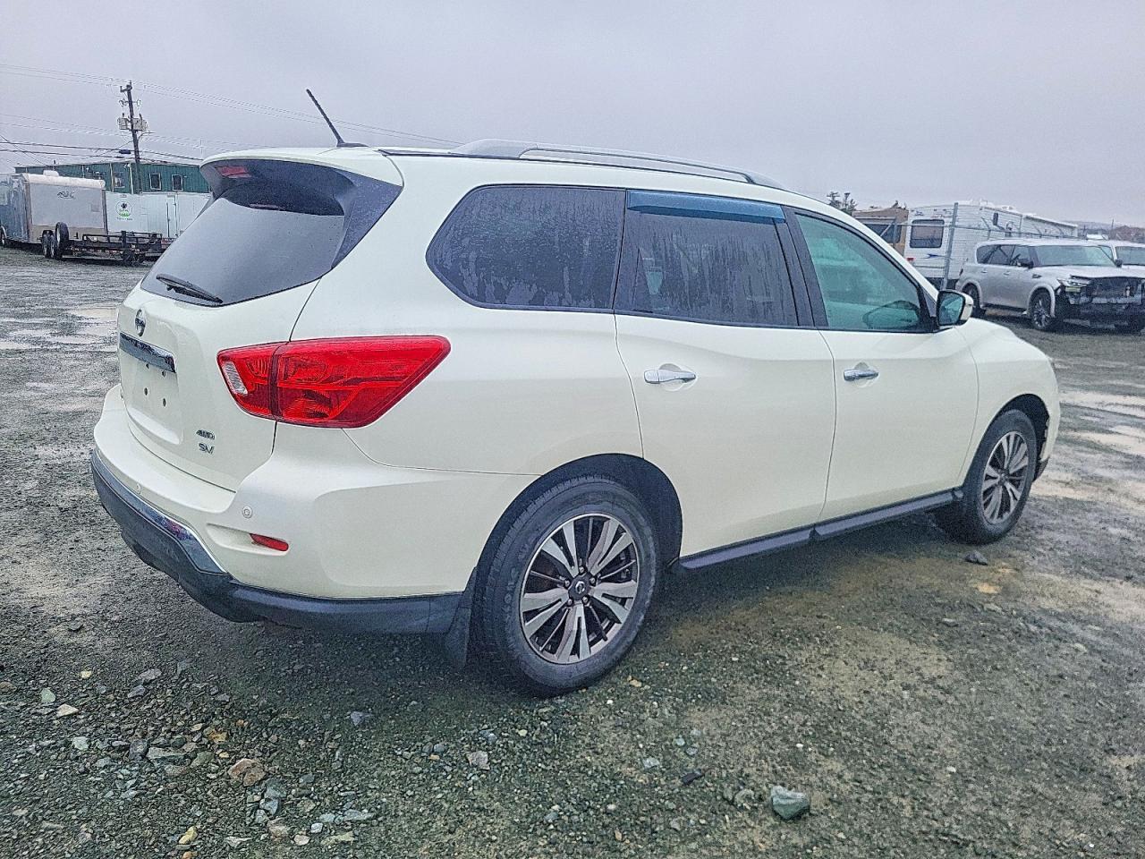 2017 Nissan Pathfinder S - zdjęcie 3