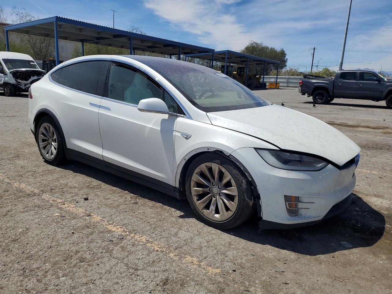 2016 Tesl Model X - zdjęcie 4