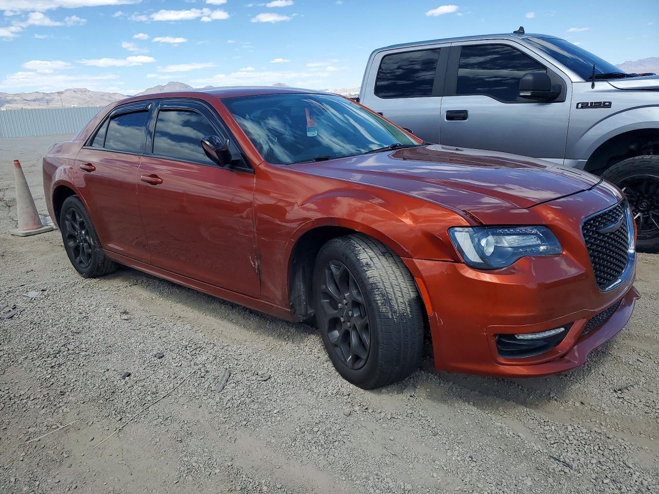 2020 Chrysler 300 Touring - zdjęcie 4