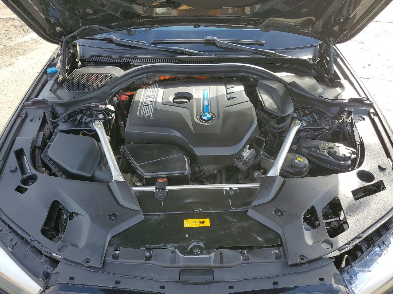2019 BMW 530E - zdjęcie 11