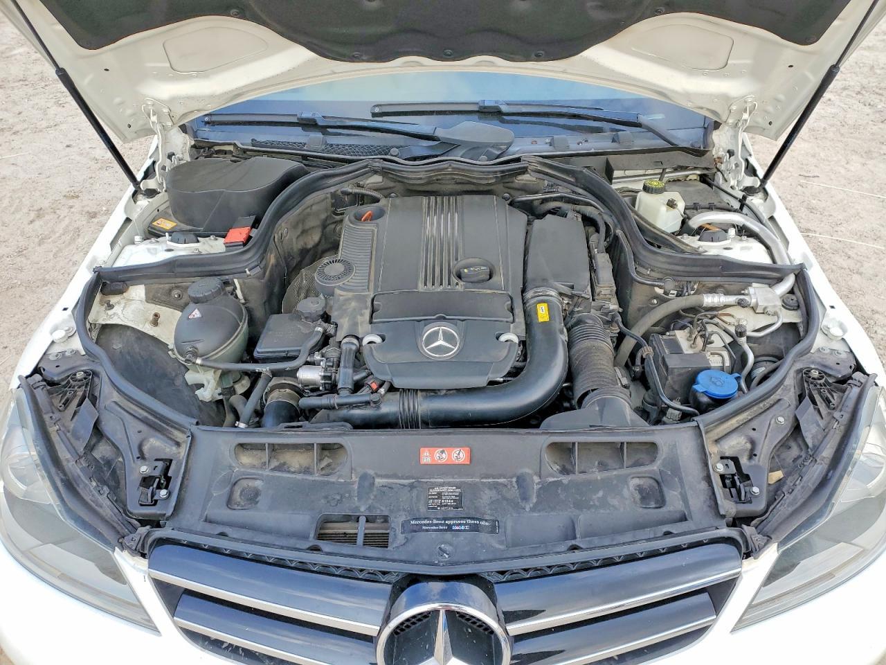 2014 Mercedes-Benz C 250 - zdjęcie 12