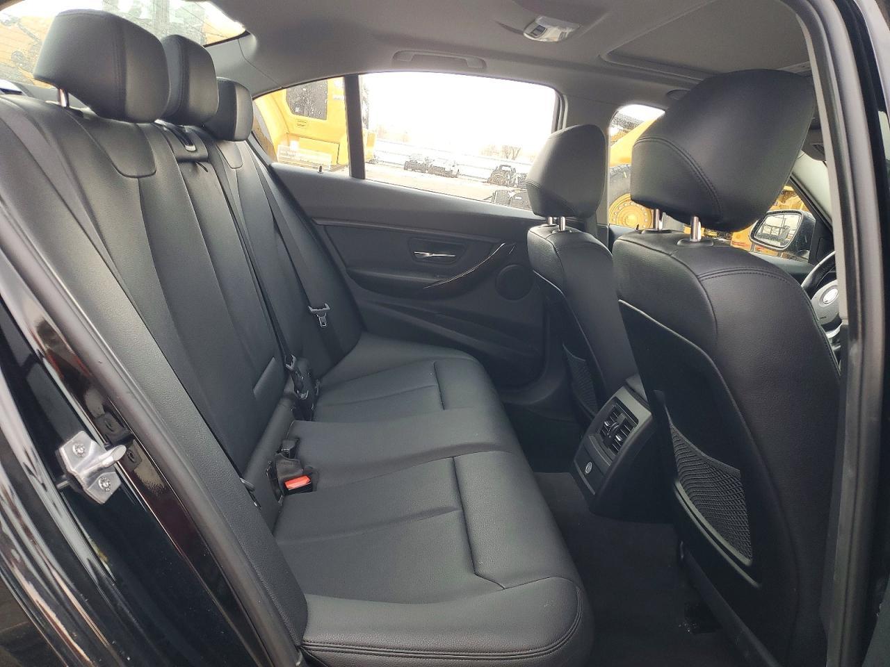 2015 BMW Seria 3 328i - zdjęcie 10