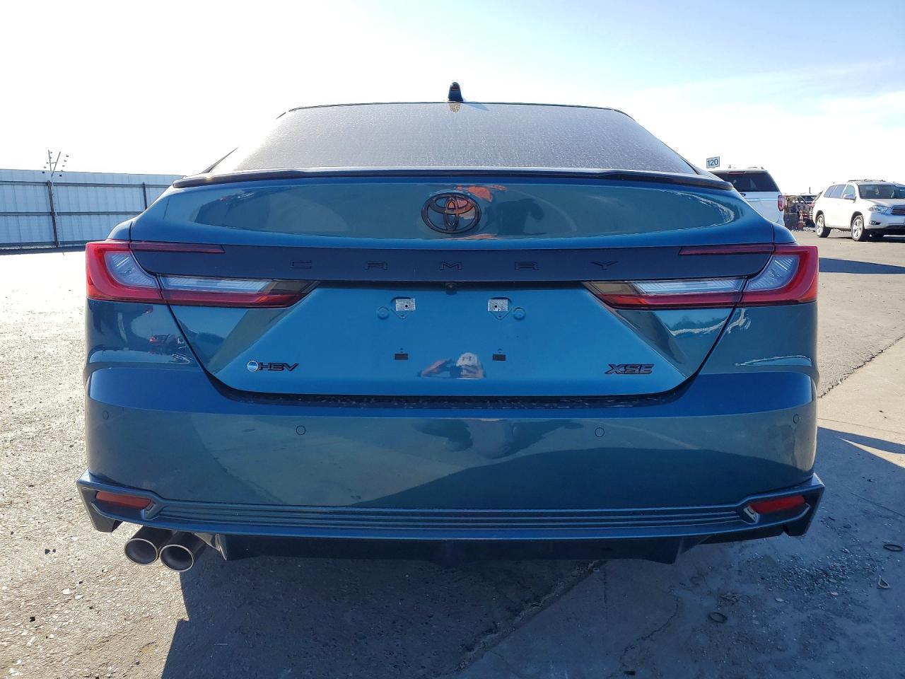 2026 Toyota Camry Xse - zdjęcie 6