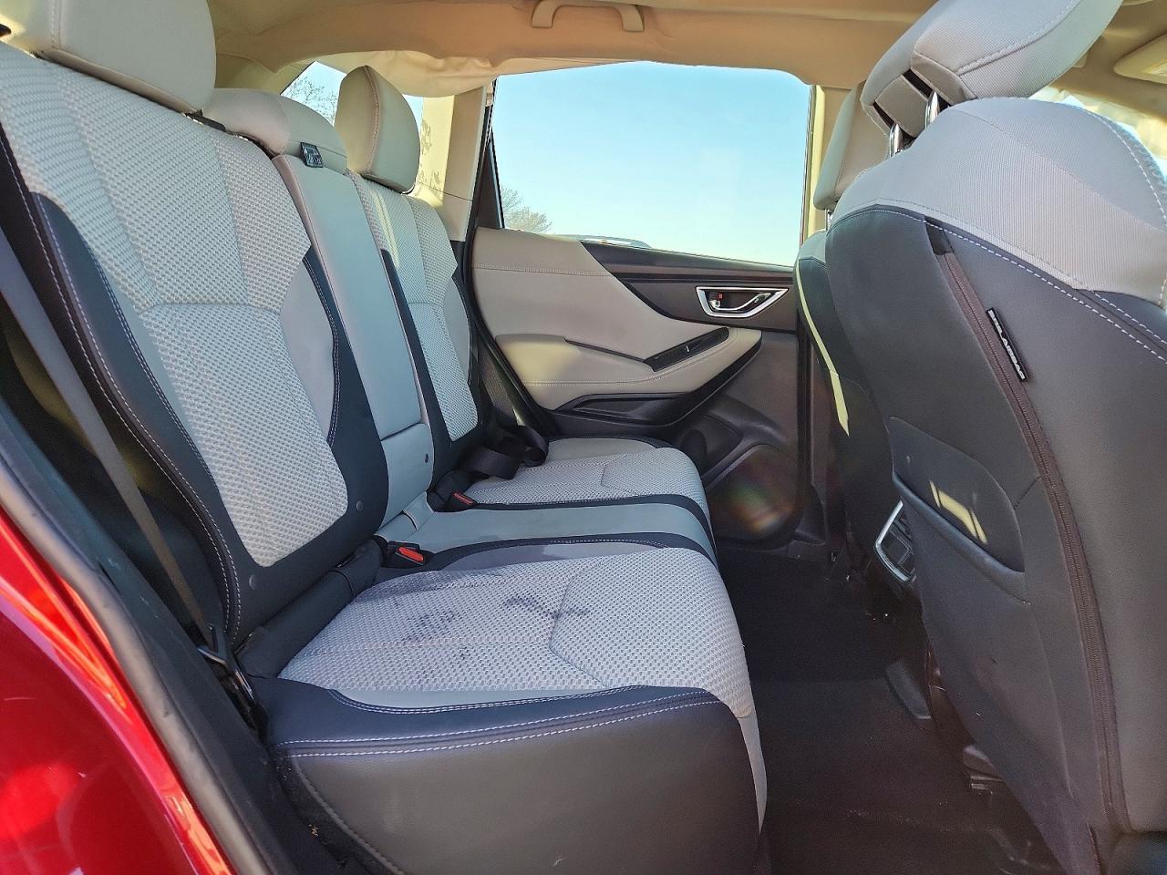 2020 Subaru Forester Premium - zdjęcie 11