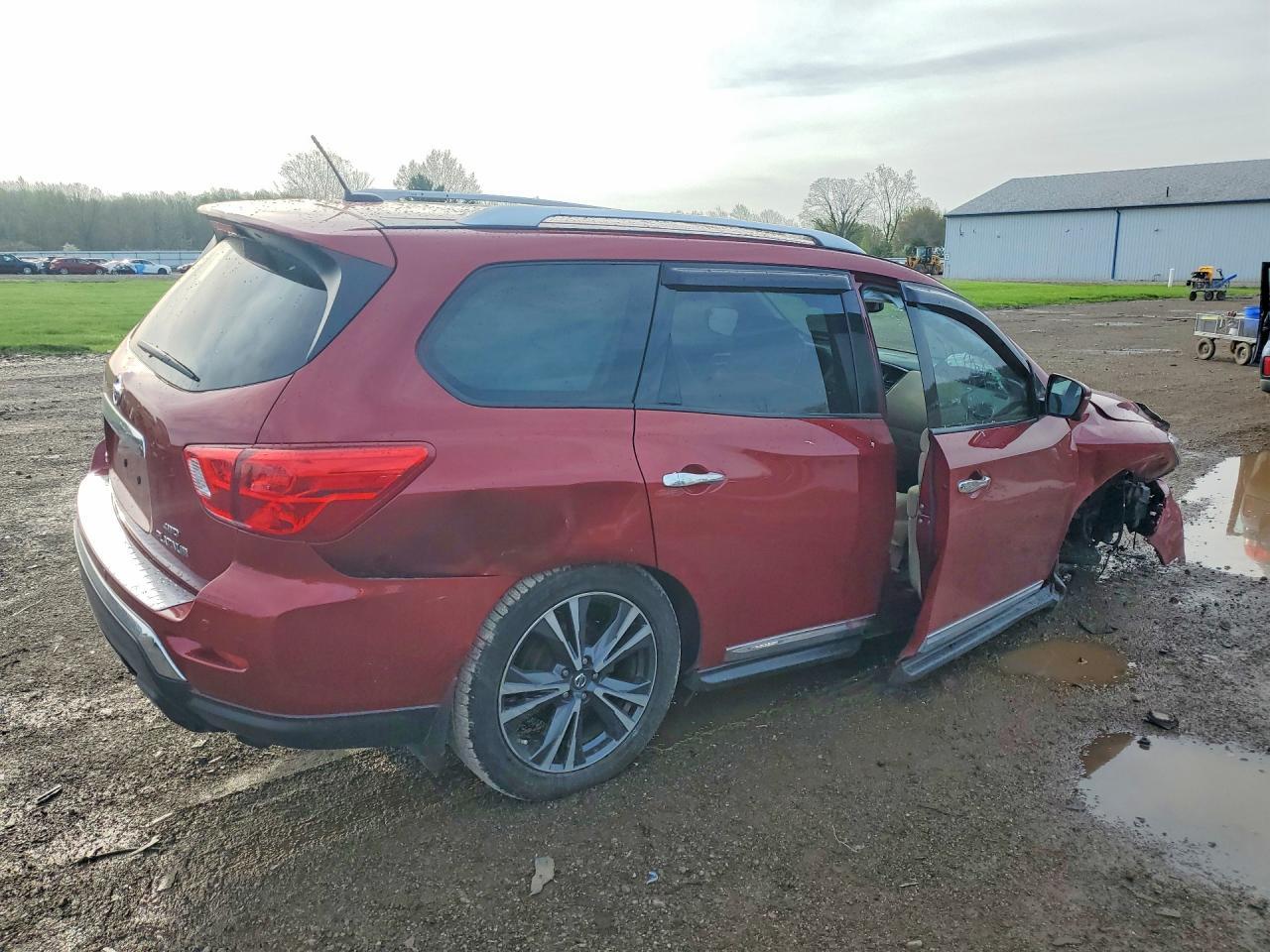2017 Nissan Pathfinder Platinum - zdjęcie 3