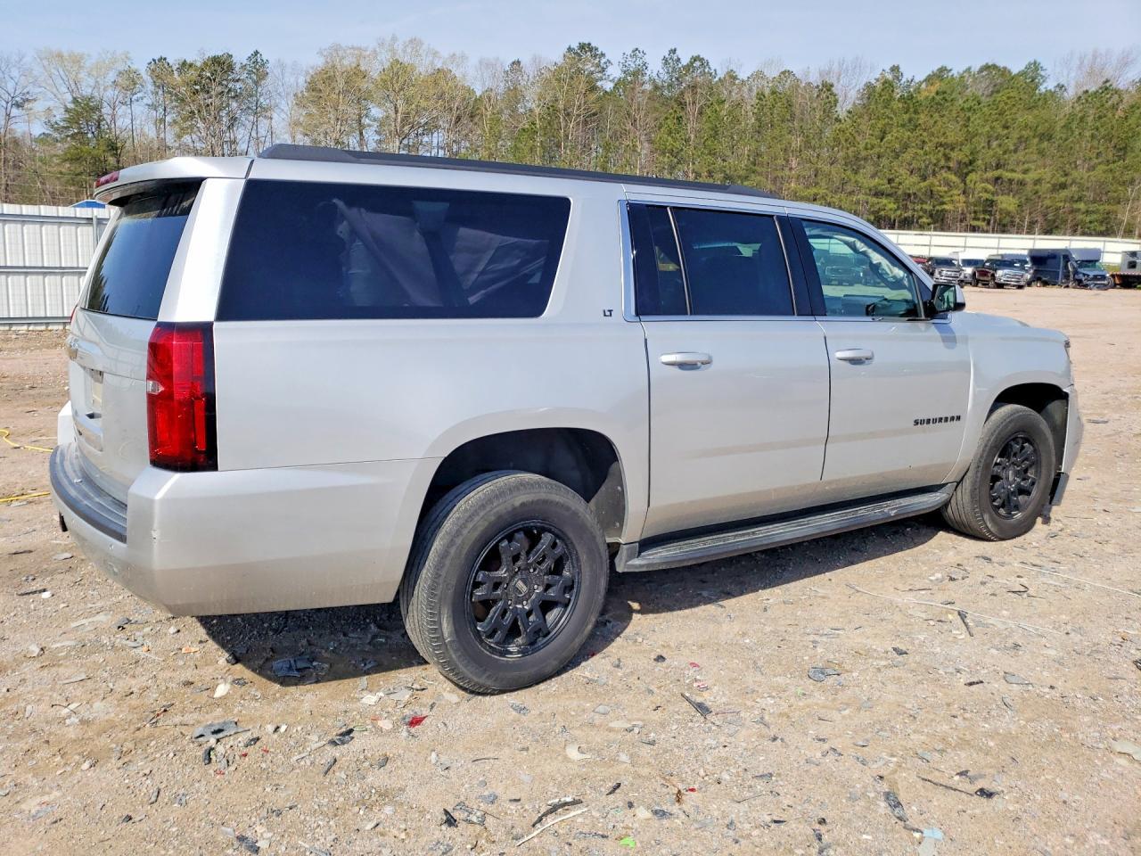 2019 Chevrolet Suburban K1500 Lt - zdjęcie 3