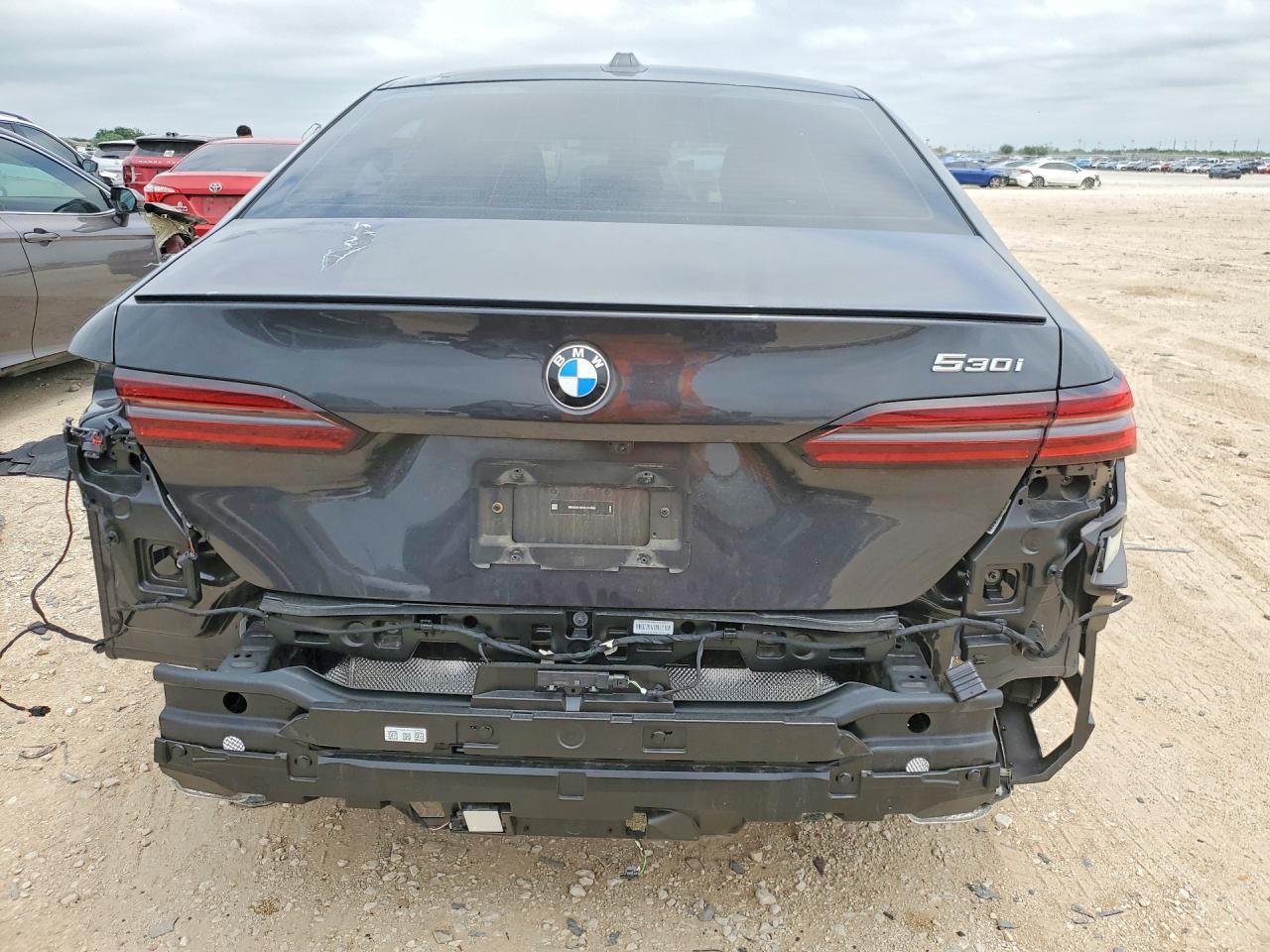 2025 BMW 530 I - zdjęcie 6